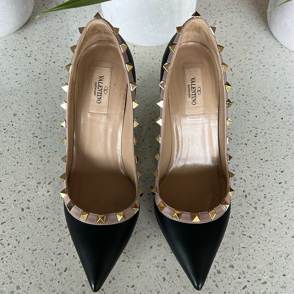 Valentino Rockstud heels in black and beigh